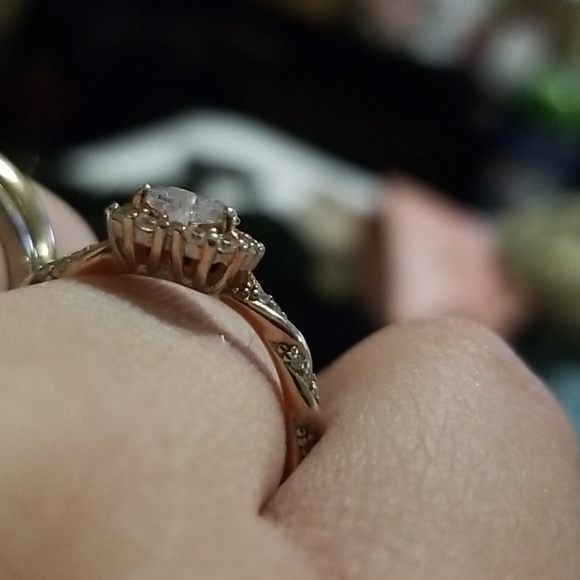 Rose gold diamond ring - Picture 3 of 4